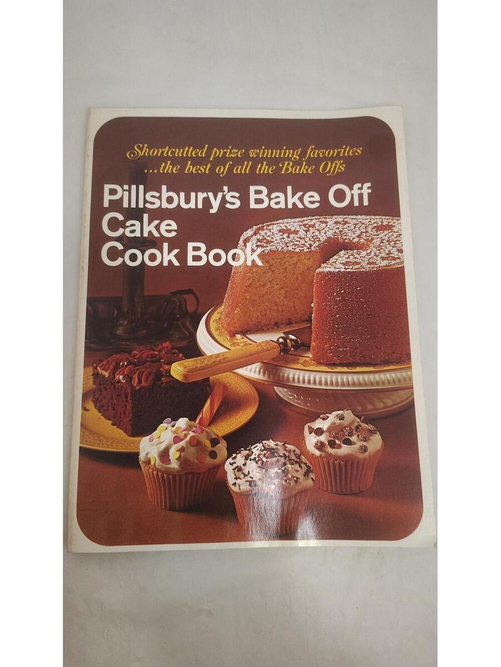 Vintage Pillsbury Bake Off Cake Cookbook 1985 Softcover Baking Recipes Desserts